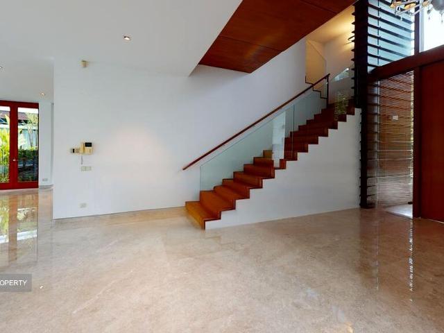 Ocean Drive D4, Detached