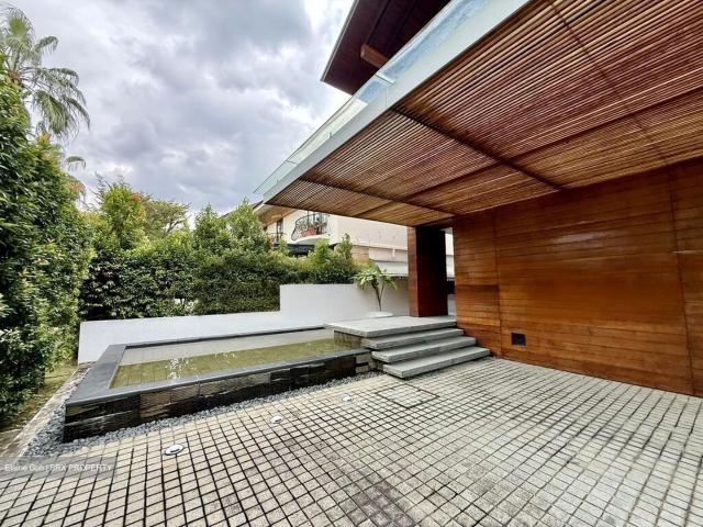 Ocean Drive D4, Detached