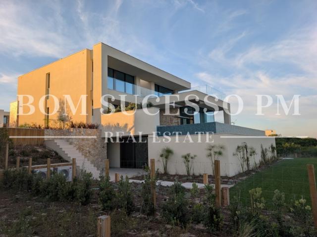 Ocean & Golf Resort: Moradia T5 com Vista Atlântica, Perto da Praia do Bom Sucesso e da Lagoa de Óbidos