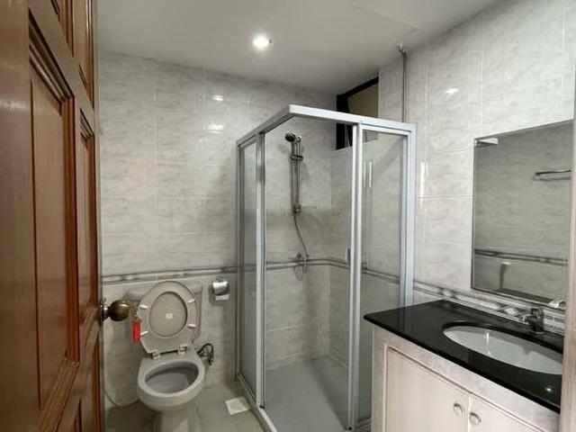 Ocean Park D15, Condominium