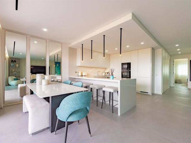 Oceanis Residence – Apartamento T2 com piscina e vista mar e. 194m² Quarteira