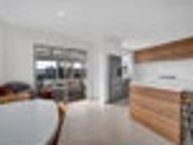 Oakura, 3 bedrooms, $850 pw