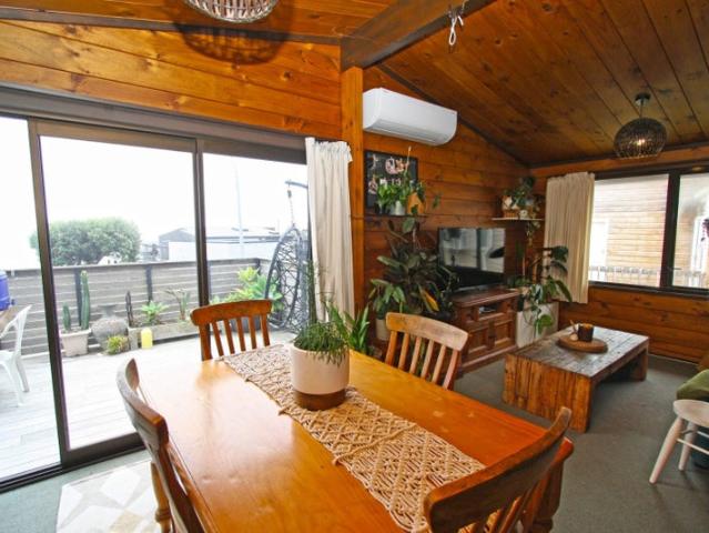 oakura, 3 bedrooms