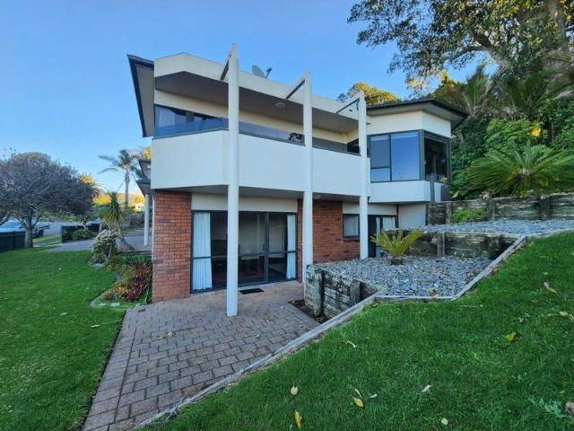 oakura, 5 bedrooms