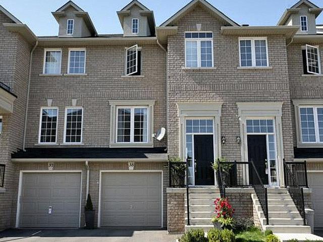 Oakville Freehold Townhouse With Finished Walkout Basement