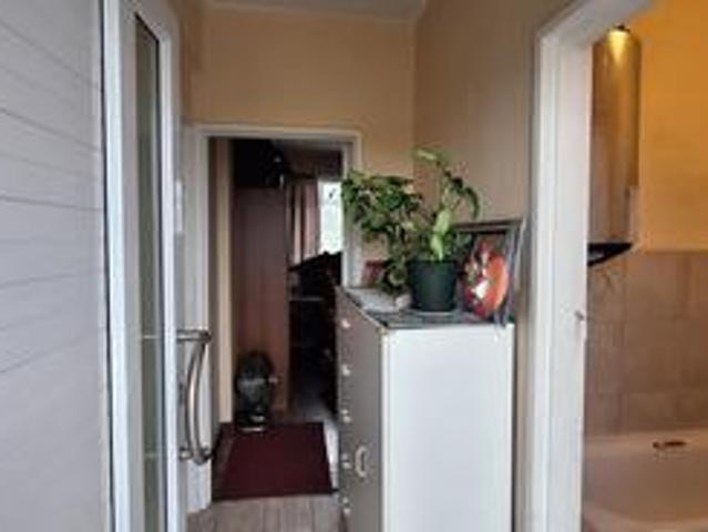 oak lodge 1 bed, 1 bath, 3rd floor.