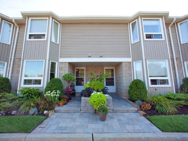 Oakdale Heights 3 Bedroom Apartment for Rent at 16 Capner St, St. Catharines, ON L2P 3X4 Queenston