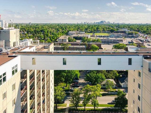 Oakland Gardens II 2 Bedroom Apartment for Rent at 210 Oakland Ave, Winnipeg, MB R2G 3G6 Rossmere