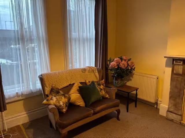 Oaklands Park, Dublin 4, Sandymount, Dublin 4 is for rent