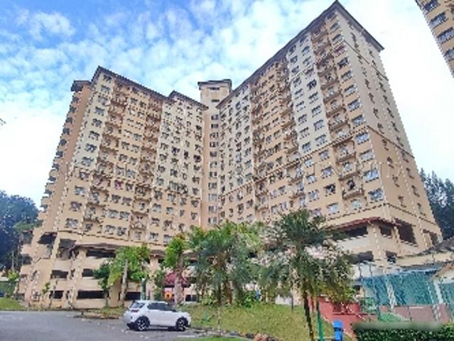 Oakleaf Park Condominium, Corner Lot