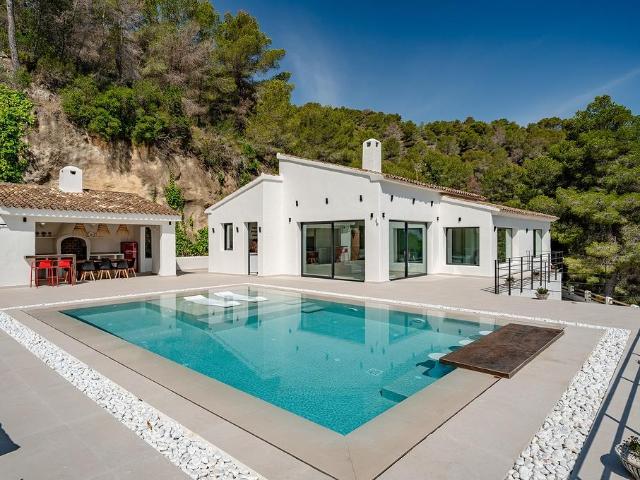 Oasis mediterráneo en estilo ibicenco, presentado por su inm. 271m² Benissa