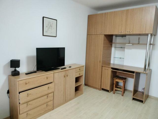 Obor, Stefan cel Mare, Mosilor langa metrou
