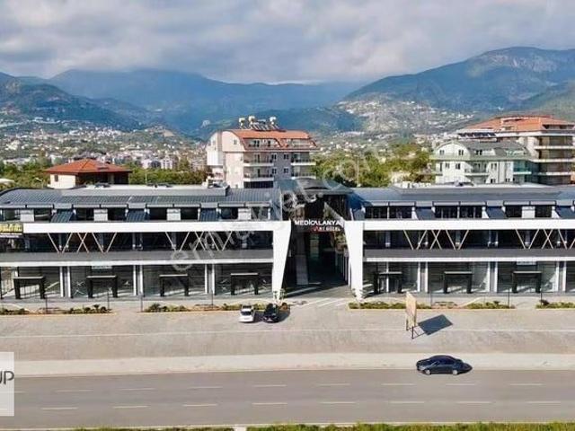 Oba'da Çevreyolu Üstü Satılık 120 M2 Dükkan