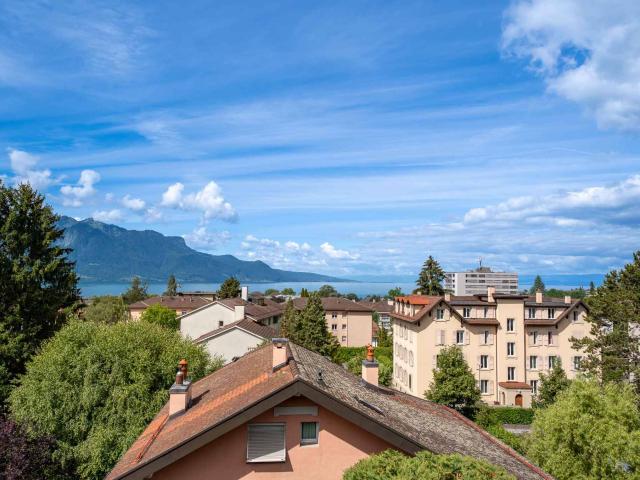 Obergeschoss – 6 Zimmer mit privatem Aufzug und großer Terrasse