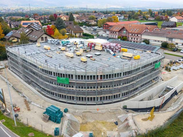 Oberes Stockwerk steht in einem neuen Bastelgebäude zum Verkauf