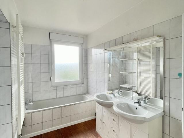 OBERHAUSBERGEN, 67205, Oberhausbergen