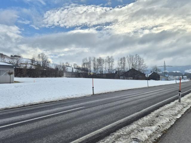 Oberwang 5000 m² Gewerbegrundstück für Klein und Mittelbetriebe mit Betriebswohnungen