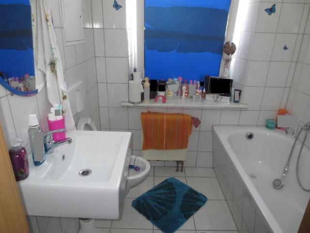Objekt Nr.: 87/24 bezugsfreie 1 Zimmer ETW jetzt 2 Zimmer mit Wanne im EG in Plauen