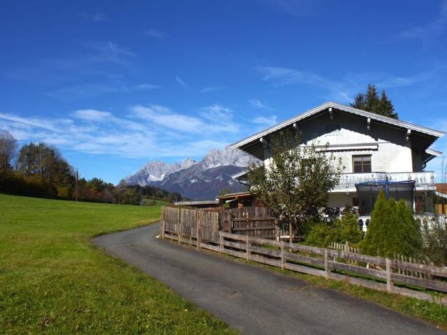 Objekt. Nr.: J 1050 St. JOHANN IN TIROL: PREISREDUKTION Dachgeschoßwohnung mit ca. 130 m² mit Traum Ausblick, mit Gartenhäuschen und Gartenanteil