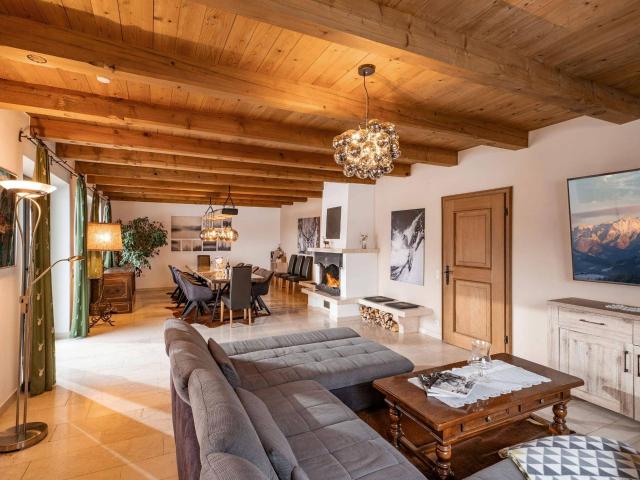 Objekt. Nr.: P1025 FIEBERBRUNN Stilvolle Villa mit FREIZEITWOHNSITZ und TOURISTISCHER NUTZUNG