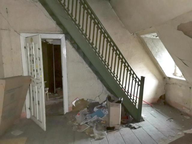 ObjNr:B 19221 Mehrfamilienhaus mit weiterer Ausbaureserve