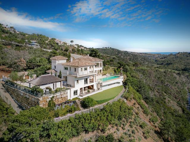 Obra maestra arquitectónica con vistas panorámicas al valle. 1281m² Benahavís