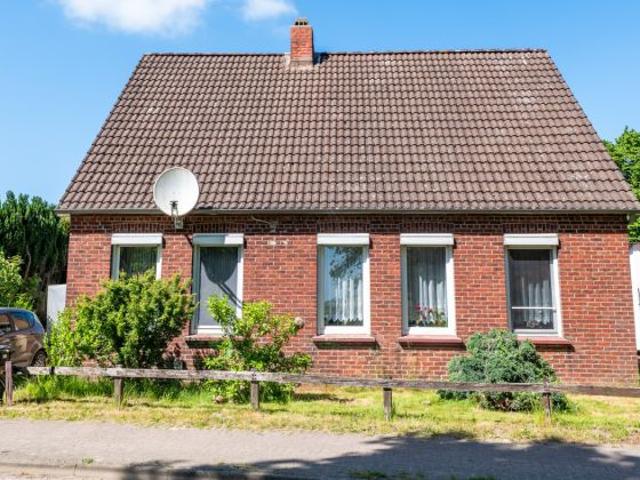 Wohnen mit Freiraum – Einfamilienhaus auf großem Grundstück mit Obstbaumbestand in Kehdingbruch!