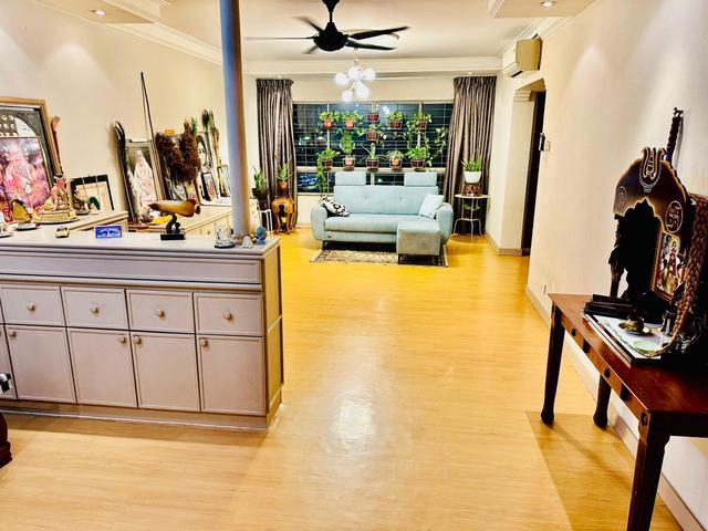 OG Heights For Sale Fully Renovated Walking Distance to LRT Awan Besar