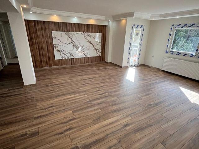 OGÜN'DEN GÜZELYALI MERKEZDE FULL ARAKAT GENÇ BİNADA ACIK KAPALI OTOPARKLI ASANSÖRLÜ SATILIK DAİRE