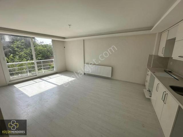 Ödemiş Cumhuriyette Köşebaşı Cami Arka Doğalgazlı Kiralık Daire