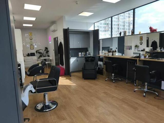 Odstapie salon w pełni urzadzony badz sam