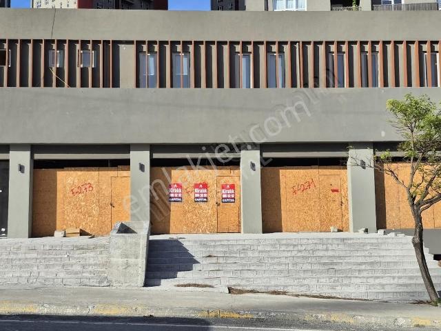 Ödül İstanbul Sitesi Bulvar Üzeri 2 Katlı Satılık Dükkan