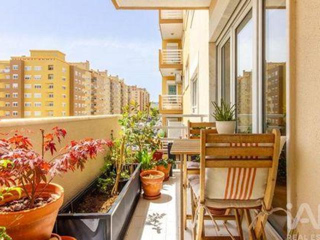 Oeiras Lisboa 102921558