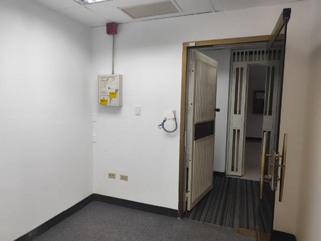 OFC 40MTS2 EN ALQUILER CALLE CAPITOLIO, AV FCO DE MIRANDA