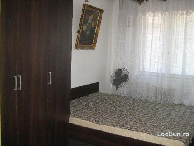 Ofer cu chirie 2 camere decomandate mobilate utilate Gara de Nord