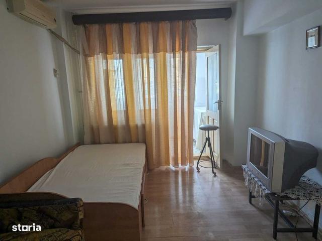 Ofer pt inchiriere apartament cu 1 camera cu centrala,zona Crihala