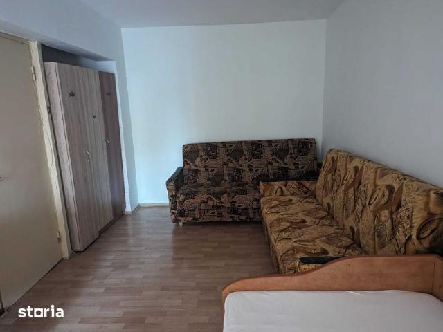 Ofer pt inchiriere apartament cu 1 camera cu centrala,zona Crihala
