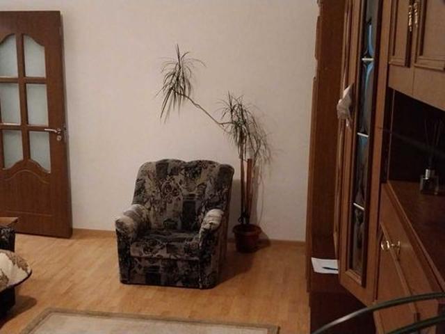ofer spre inchiriere ap. 1 cam. 34 mp, decomandat