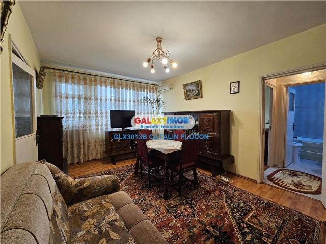 Ofer spre inchiriere apartament cu 2 camere 1 Mai