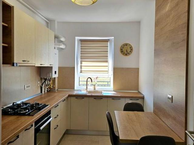 Ofer spre inchiriere apartament 2 camere mobilat zona Coresi