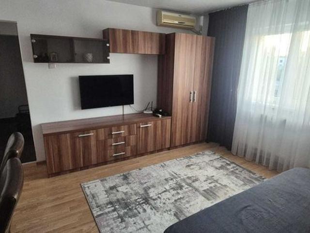 Ofer spre inchiriere apartament 2 camere Sect 4 Argeselu loc parcare