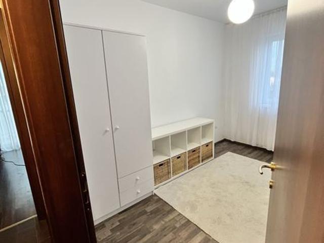 Ofer spre inchiriere apartament 3 camere