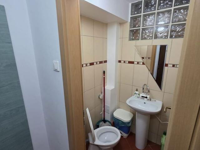 OFER SPRE INCHIRIERE GARSONIERA MOBILATA PENTRU BIROU