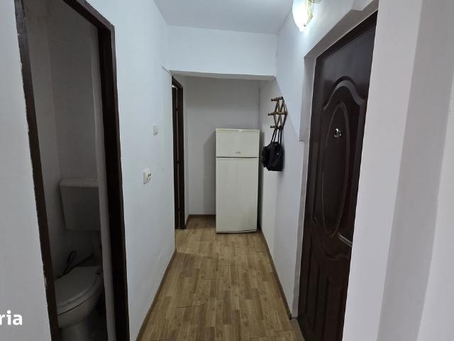 Ofer spre închiriere garsoniera centru