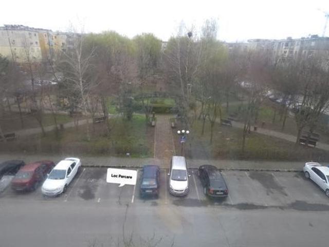Ofer spre inchiriere garsoniera zona Casa Cartii zona magazin La Mosu