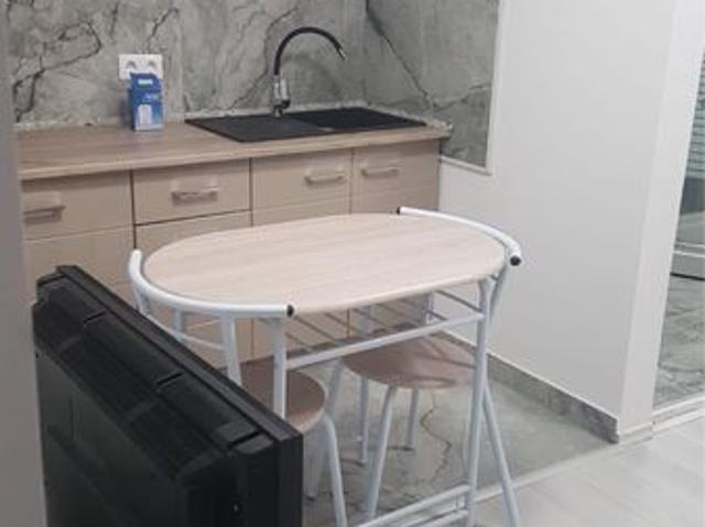 Ofer spre inchiriere harsonera la casa