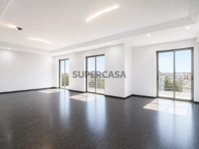 OFERECEMOS a escritura Apartamento T3 na Quinta das Pevides Mafra