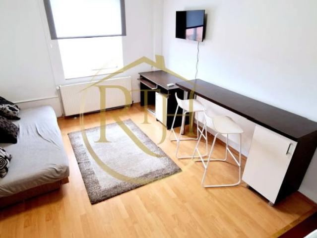 Oferim spre inchiriere garsoniera, zona Soarelui, langa Sud Plaza