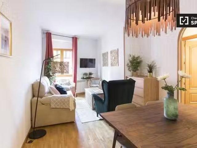 Bonito Apartamento de 3 dormitorios en alquiler en Embajadores.