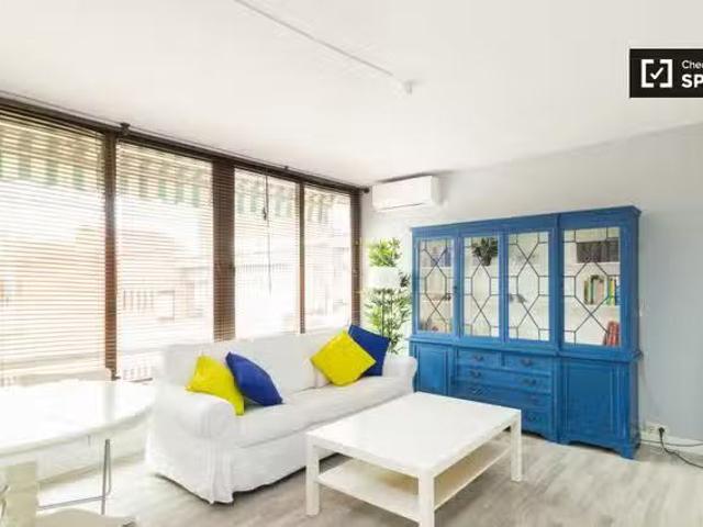 Bonito Apartamento de 1 dormitorio en alquiler en Colina, Madrid